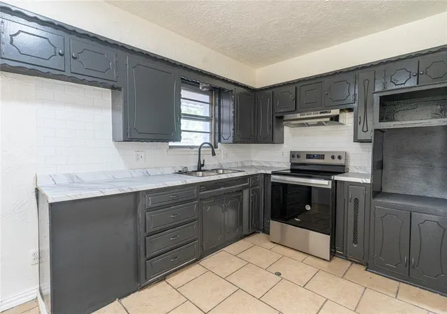 3rd image of 1524 Hampton Dr, Oklahoma City, OK 73115 | MLS# 1170863