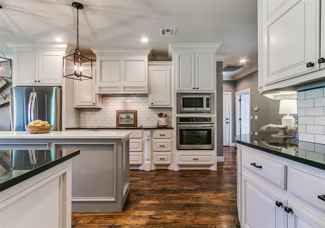2nd image of 14210 Jack Rabbit Trl, Edmond, OK 73034 | MLS# 1170952