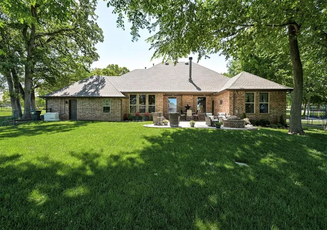 2nd image of 2139 Rivanna Way, Edmond, OK 73034 | MLS# 1171042