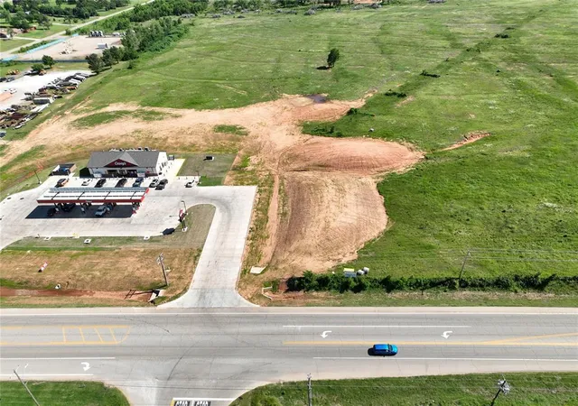 3rd image of E 1St St, Chandler, OK 74834 | MLS# 1171303