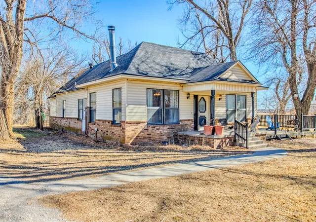 Photo 2 of Single family home for sale at 1505 N Piedmont Rd, Yukon, OK 73099 | MLS# 1171562 | Listing updated on 2025-10-18
