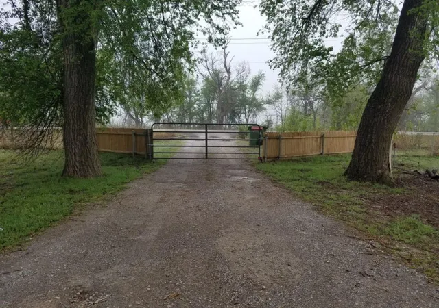 Photo 28 of Single family home for sale at 1505 N Piedmont Rd, Yukon, OK 73099 | MLS# 1171562 | Listing updated on 2025-10-18