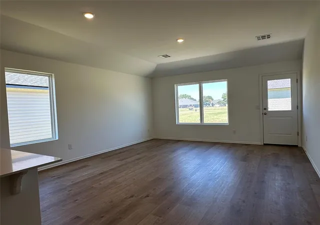 4th image of 1205 Meadow Brook Dr, Purcell, OK 73080 | MLS# 1171599