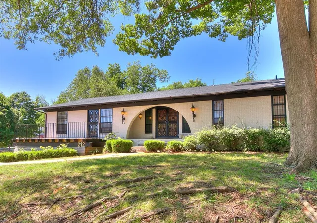 1st image of 212 W Ridgewood Dr, Oklahoma City, OK 73110 | MLS# 1171645