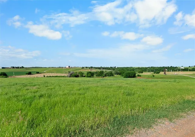 2nd image of 0000 E Grand Ave Ave, Chickasha, OK 73018 | MLS# 1171739