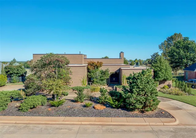1st image of 1405 Irvine Dr, Edmond, OK 73025 | MLS# 1171960
