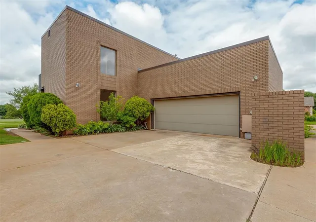 4th image of 1405 Irvine Dr, Edmond, OK 73025 | MLS# 1171960