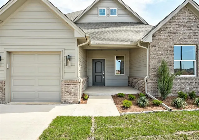 3rd image of 2116 Josslyn Pl, Edmond, OK 73034 | MLS# 1172139