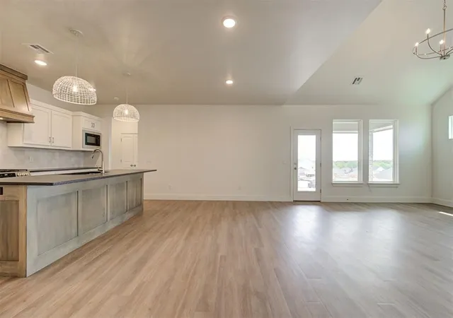 5th image of 2116 Josslyn Pl, Edmond, OK 73034 | MLS# 1172139