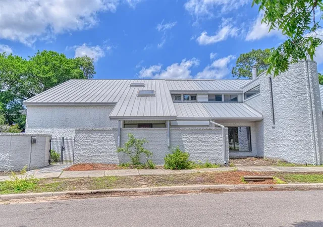 1st image of 3605 Hampton Ct, Norman, OK 73072 | MLS# 1172165