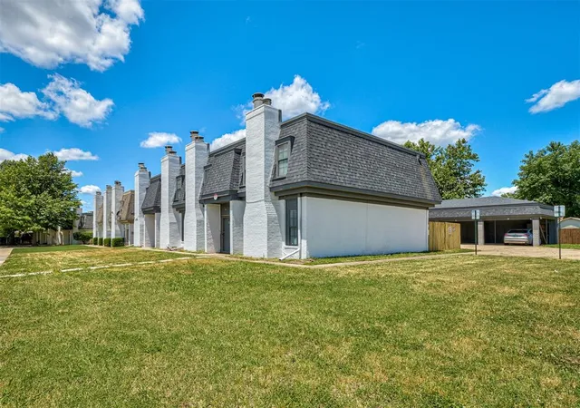 3rd image of 2129 Beaumont Dr #ABCD, Norman, OK 73071 | MLS# 1172556