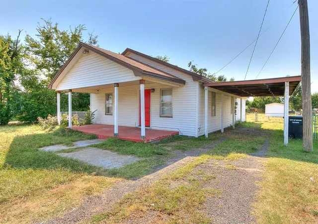 Photo 44 of Single family home for sale at 2933 Woodlawn Dr, Moore, OK 73160 | MLS# 1172690 | Listing updated on 2025-09-19