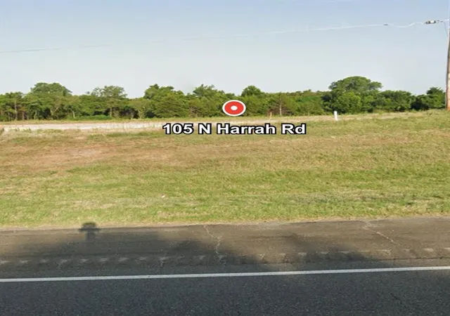 2nd image of 105 N Harrah Rd, Harrah, OK 73045 | MLS# 1172725