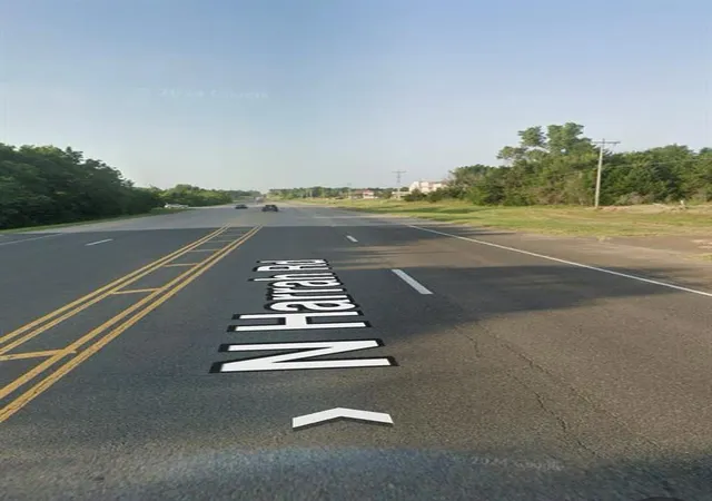 5th image of 105 N Harrah Rd, Harrah, OK 73045 | MLS# 1172725