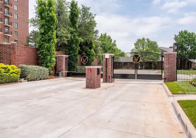 2nd image of 6206 Waterford Blvd, Oklahoma City, OK 73118