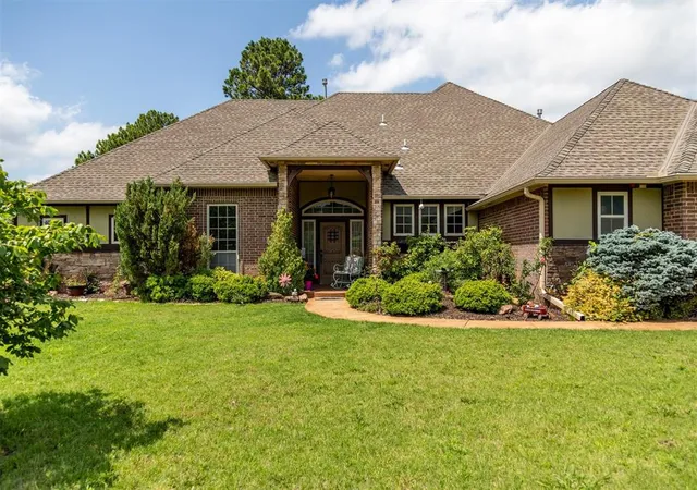 2nd image of 13037 Se 94th St, Oklahoma City, OK 73165 | MLS# 1172976