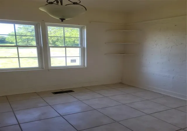 3rd image of 9508 Ne 23Rd St, Oklahoma City, OK 73141 | MLS# 1173247