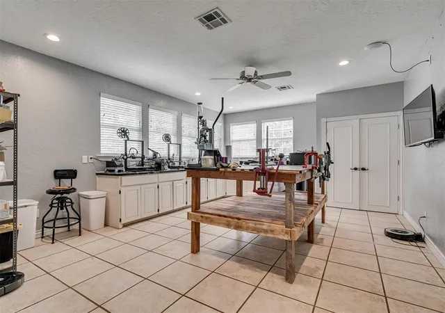4th image of 710 E Main St, Tuttle, OK 73089 | MLS# 1173288