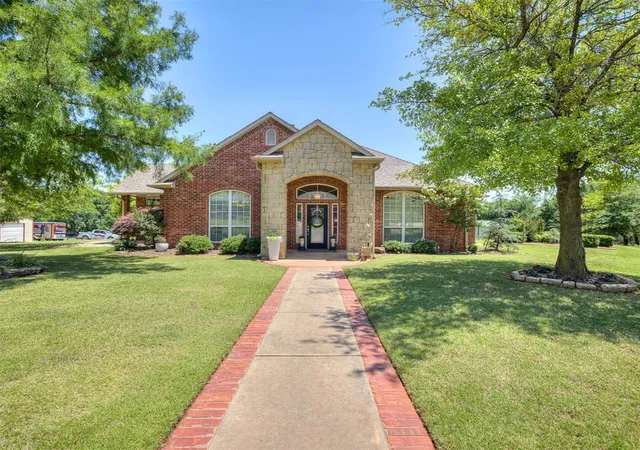 Photo 1 of Single family home for sale at 3508 Stratford Pl, Moore, OK 73160 | MLS# 1174519 | Listing updated on 2025-09-26