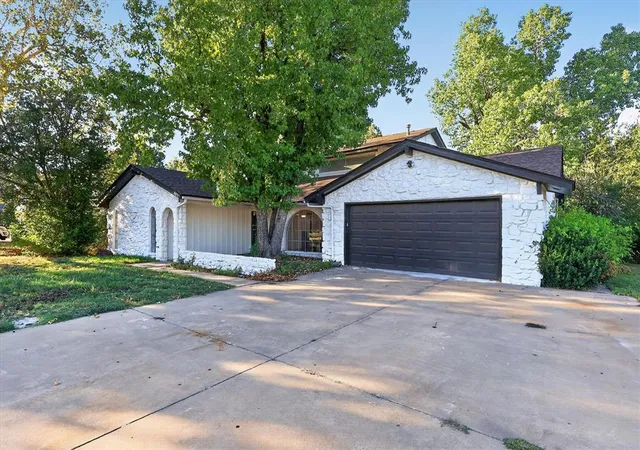 Photo 1 of Single family home for sale at 8105 NW 114th Street, Oklahoma City, OK 73162 | MLS# 1174525 | Listing updated on 2026-10-14