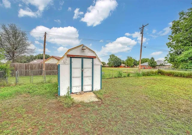 Photo 29 of Single family home for sale at 305 Gary St, Mangum, OK 73554 | MLS# 1174790 | Listing updated on 2025-09-07