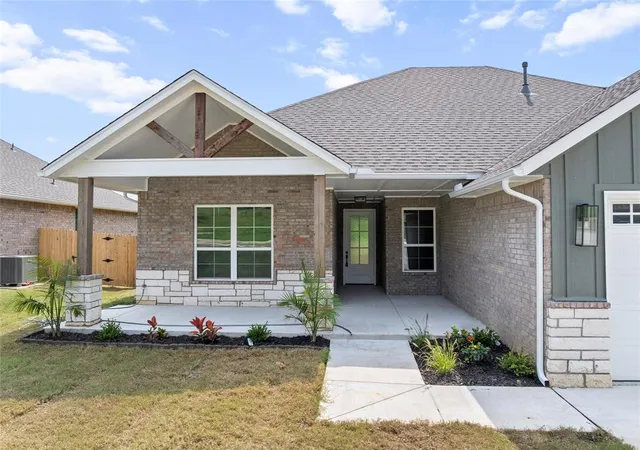 2nd image of 622 Canyon Dr, Ardmore, OK 73401 | MLS# 1174792
