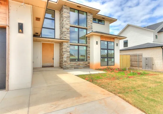 Photo 5 of Single family home for sale at 8924 NW 130th Street, Oklahoma City, OK 73142 | MLS# 1174961 | Listing updated on 2025-06-13