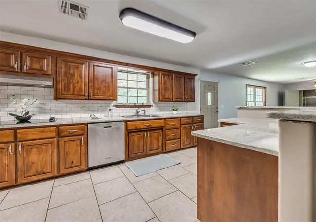 2nd image of 5804 Southeast 7th St, Oklahoma City, OK 73110 | MLS# 1175090