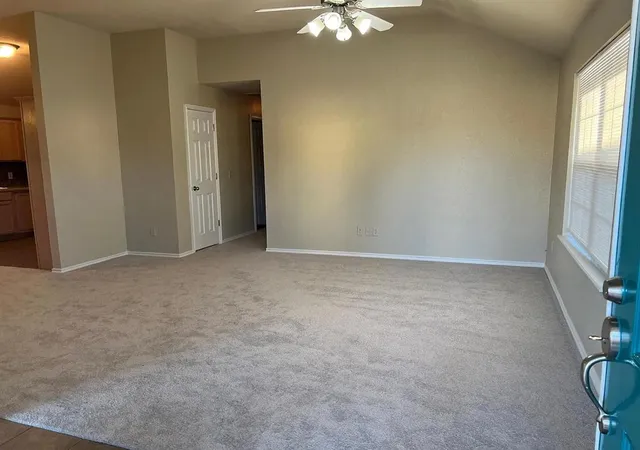 Photo 1 of Single family home for sale at 916 Beaumont Sq, Norman, OK 73071 | MLS# 1175256 | Listing updated on 2026-02-01