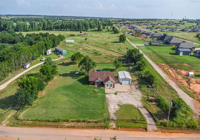 4th image of 1951 County Rd 1220, Tuttle, OK 73089 | MLS# 1175290