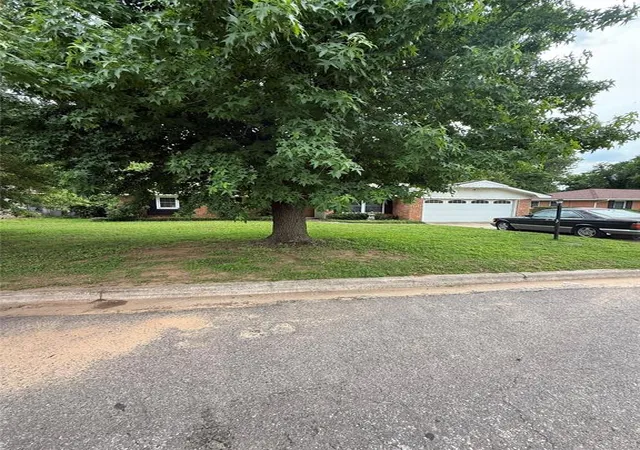 Photo 1 of Single family home for sale at 8726 Silver Creek Dr, Spencer, OK 73084 | MLS# 1175507 | Listing updated on 2025-12-26