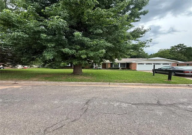 Photo 2 of Single family home for sale at 8726 Silver Creek Dr, Spencer, OK 73084 | MLS# 1175507 | Listing updated on 2025-12-26