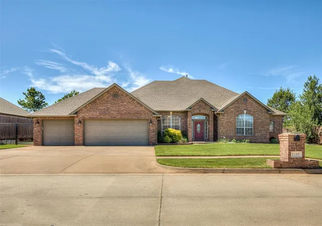 Photo 1 of Single family home for sale at 1100 Kingsway Ave, Yukon, OK 73099 | MLS# 1175579 | Listing updated on 2026-01-07