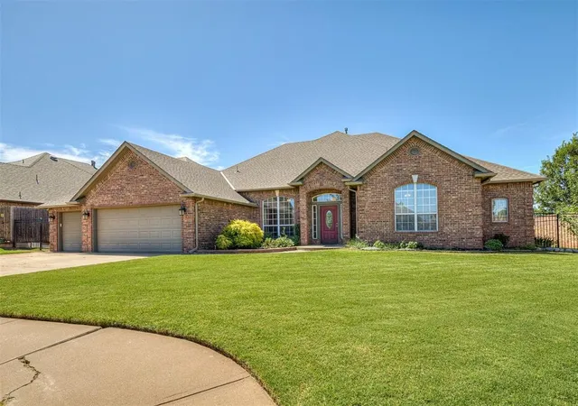 Photo 2 of Single family home for sale at 1100 Kingsway Ave, Yukon, OK 73099 | MLS# 1175579 | Listing updated on 2026-01-07