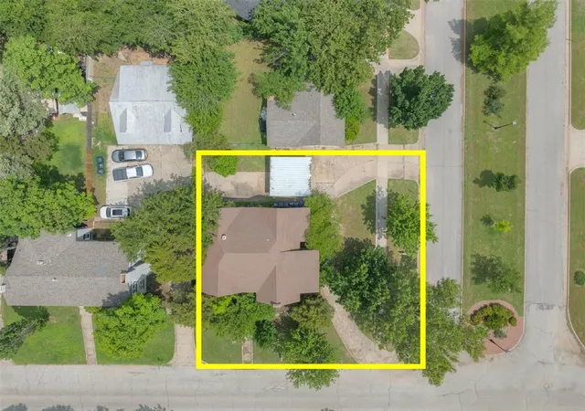 Listing Photo 2 - Condo for sale in building located at 2701 NW 12th St, Oklahoma City, OK 73107 - Unit #