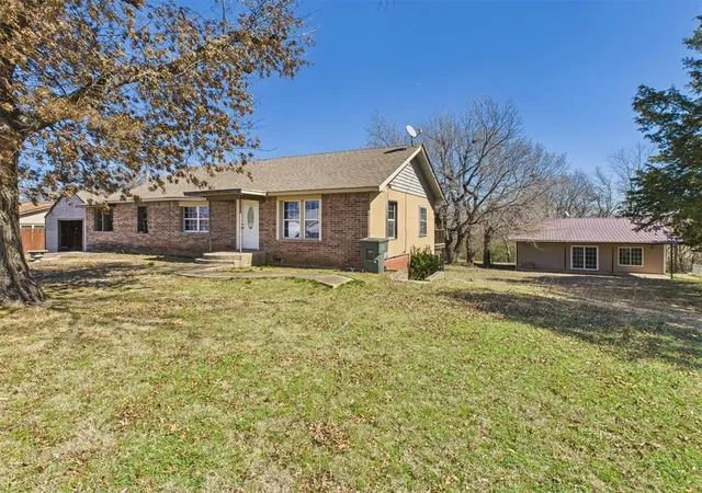 Photo 1 of Single family home for sale at 410 S Lowe Ave, Pauls Valley, OK 73075 | MLS# 1176177 | Listing updated on 2025-06-29