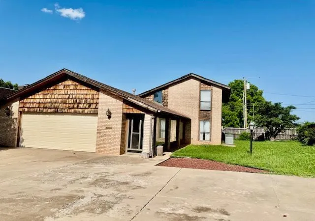 1st image of 1005 Sherwood Rd, Clinton, OK 73601 | MLS# 1176255