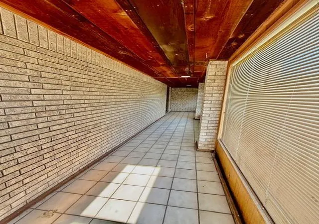 2nd image of 1005 Sherwood Rd, Clinton, OK 73601 | MLS# 1176255