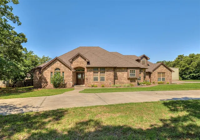 1st image of 825 Liveoak Ln, Blanchard, OK 73010 | MLS# 1176256