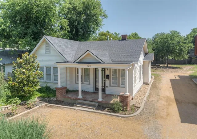 Photo 1 of Single family home for sale at 1134 Nw 40th St, Oklahoma City, OK 73118 | MLS# 1176439 | Listing updated on 2025-09-24
