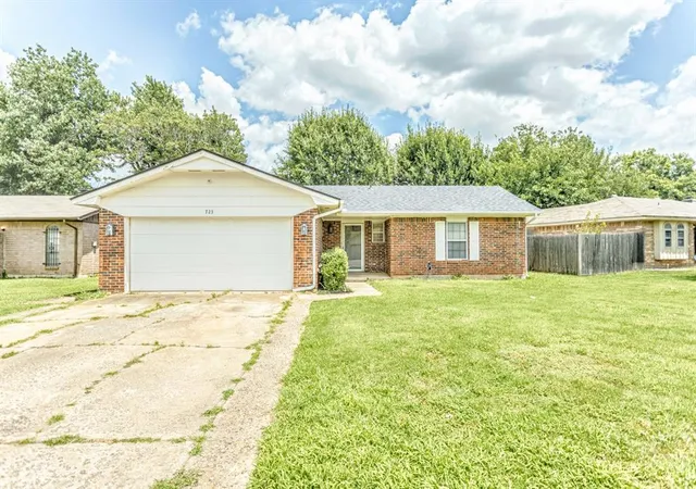 Photo 1 of Single family home for sale at 723 Garden Grove, Yukon, OK 73099 | MLS# 1176475 | Listing updated on 2025-12-18