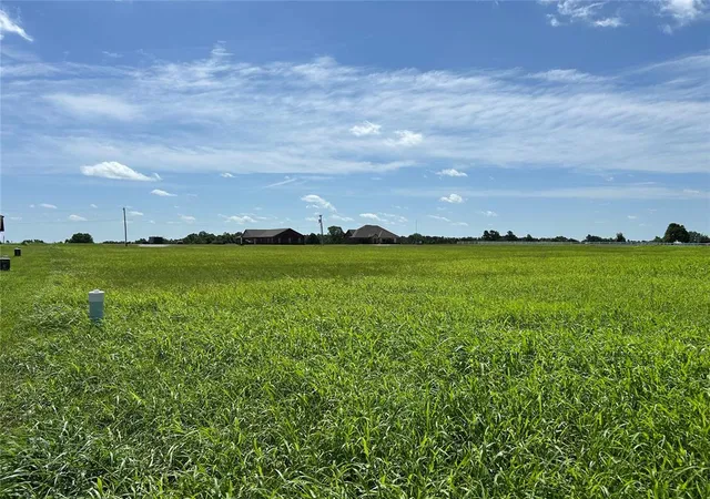 3rd image of 8Th, Mcloud, OK 74851 | MLS# 1176620