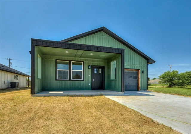 Photo 2 of Single family home for sale at 532 Nw 112th Street, Oklahoma City, OK 73114 | MLS# 1176854 | Listing updated on 2025-12-03