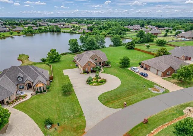 Photo 2 of Single family home for sale at 3004 Twin Lake Dr, Moore, OK 73165 | MLS# 1177483 | Listing updated on 2025-07-30