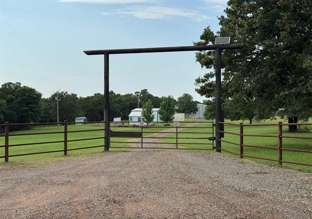 2nd image of 330548 E 920 Rd, Wellston, OK 74881 | MLS# 1177623