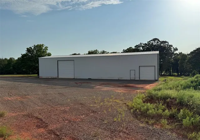 3rd image of 330548 E 920 Rd, Wellston, OK 74881 | MLS# 1177623
