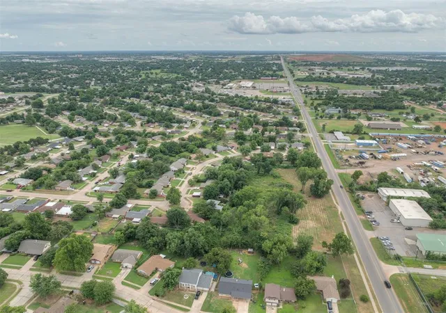4th image of 3700 S Bryant Ave, Oklahoma, OK 73115 | MLS# 1178046