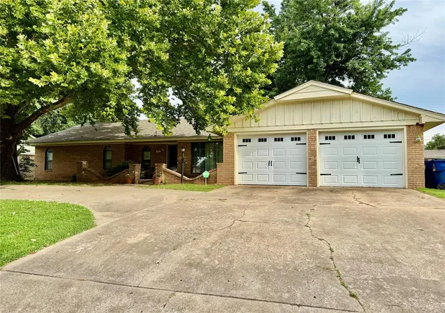 1st image of 205 Meadowdale Dr, Chickasha, OK 73018 | MLS# 1178233