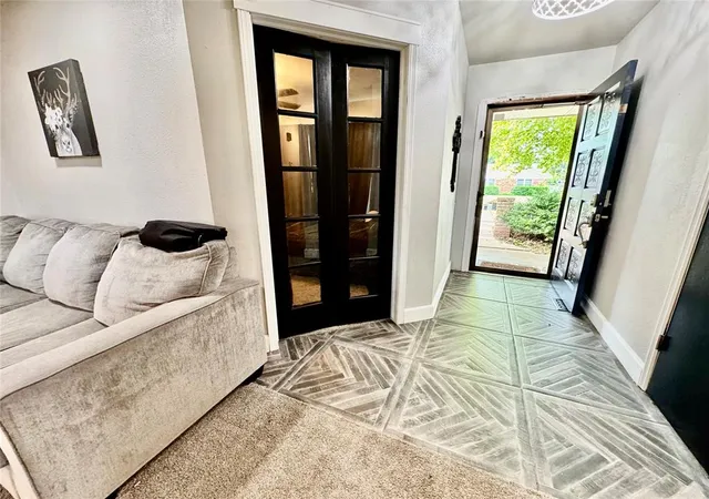 2nd image of 205 Meadowdale Dr, Chickasha, OK 73018 | MLS# 1178233
