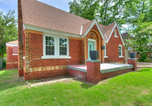 2nd image of 2016 Hardin Dr, Oklahoma City, OK 73111 | MLS# 1178352